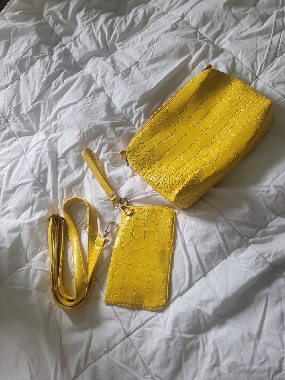 Yellow Croc-Embossed Women’s Crossbody Bag with Wristlet